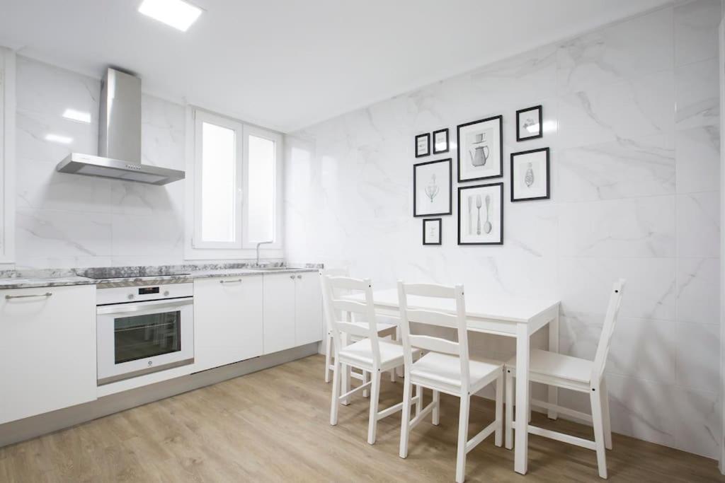 Alhondiga Flat By Next Stop Bilbao Exterior photo