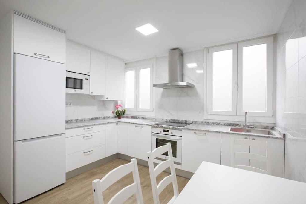 Alhondiga Flat By Next Stop Bilbao Exterior photo